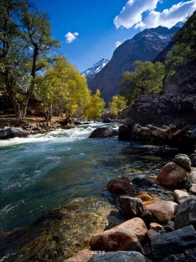 新疆独库公路将于6月5日正式开放通行!中国最美、最险峻的英雄公路,即将涌来大批人马!(图20) 新疆独库公路将于6月5日正式开放通行!中国最美、最险峻的英雄公路,即将涌来大批人马!(图20)