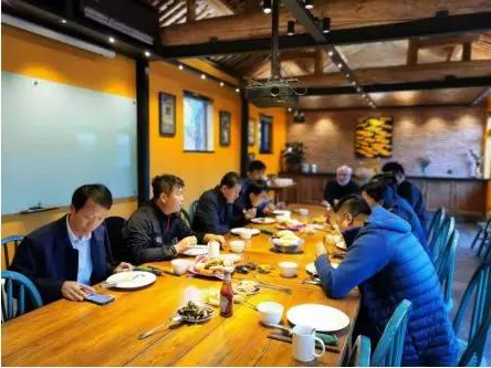 东营市体育局局长陈延星带队前往北京考察调研 与露营之家洽谈合作(图5)