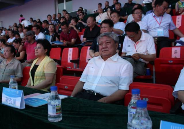 2016中国避暑之都旅游文化节暨乌兰察布首届中国国际oety欧亿体育
隆重开幕——“国际露营•文化音乐节”精彩纷呈(图6)
