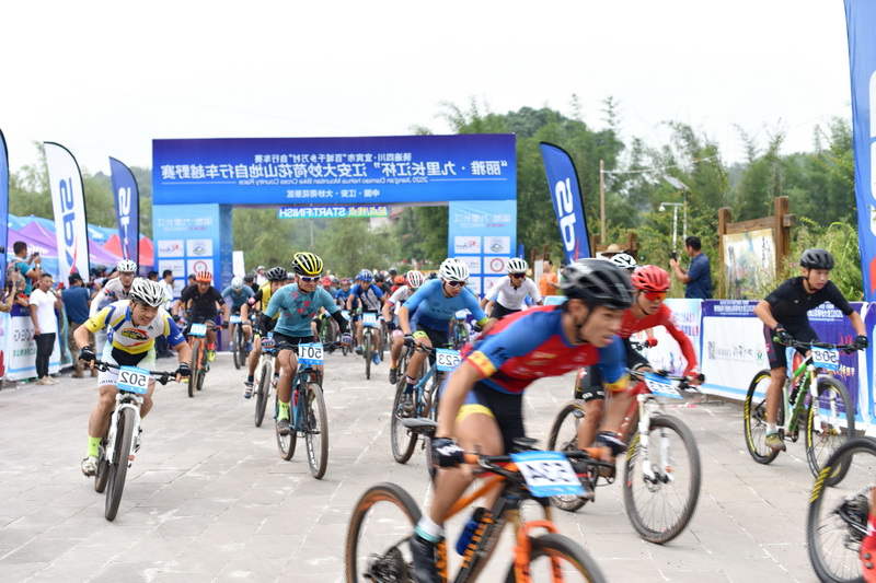 “体育+旅游”融合2020年江安大妙荷花体育赛事 活动圆满落幕(图6) “体育+旅游”融合2020年江安大妙荷花体育赛事 活动圆满落幕(图6)