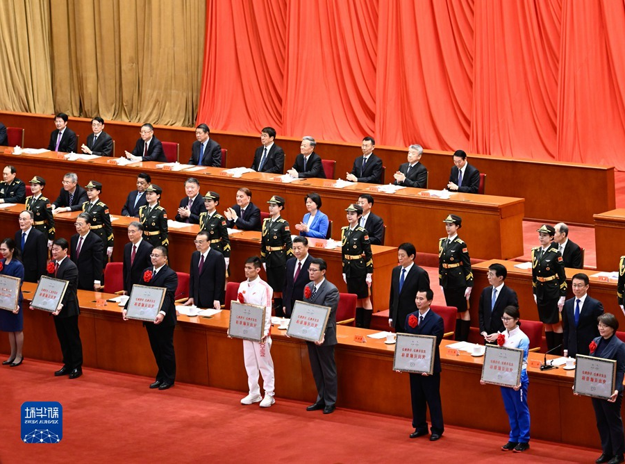 北京冬奥会冬残奥会总结表彰大会隆重举行 习近平发表重要讲话(图6) 北京冬奥会冬残奥会总结表彰大会隆重举行 习近平发表重要讲话(图6)