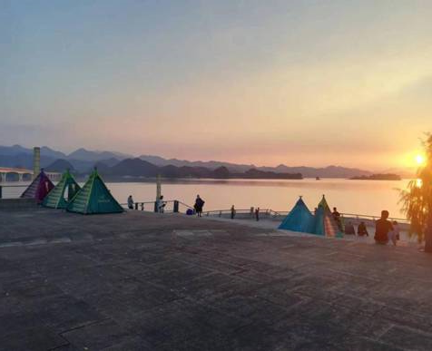 公园允许搭帐篷谁会抄作业(图3) image006.jpg