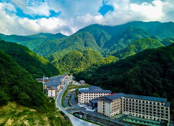 露营之家全球首家露营文化主题酒店----神农架境禾酒店(露营之家京东体验店)即将重磅上线!(图2) image004.jpg