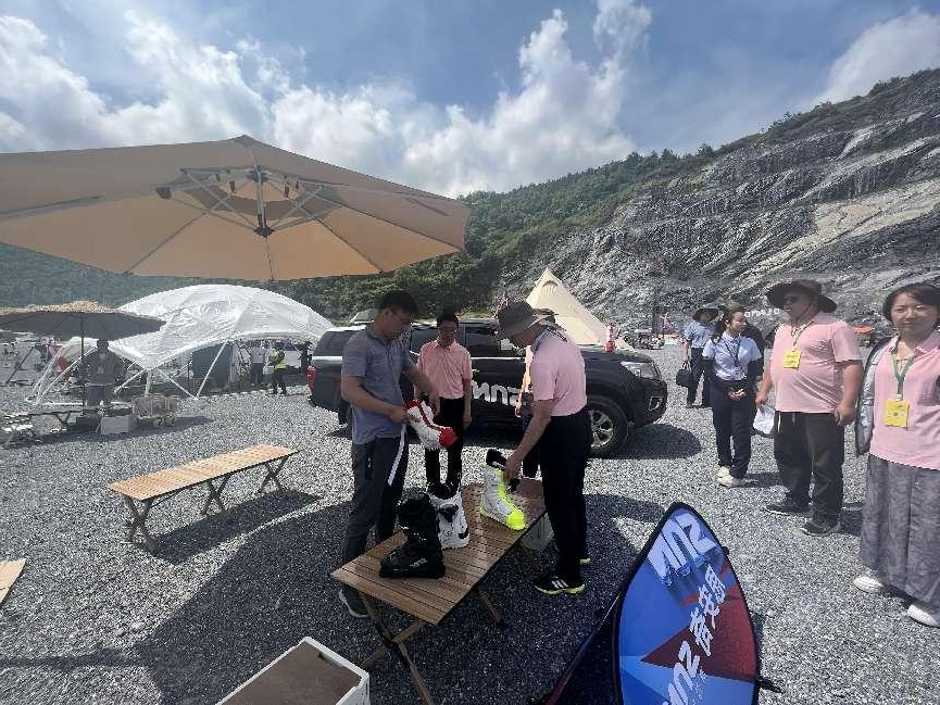 思安奇品牌登陆金华山 签约露营之家供应链贸易平台(图3) 思安奇品牌登陆金华山 签约露营之家供应链贸易平台(图3)