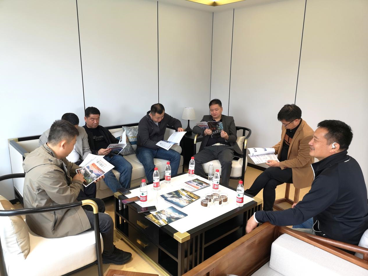 义乌旅游户外用品行业协会领导一行莅临露营之家金华供应链全球贸易中心(图7)