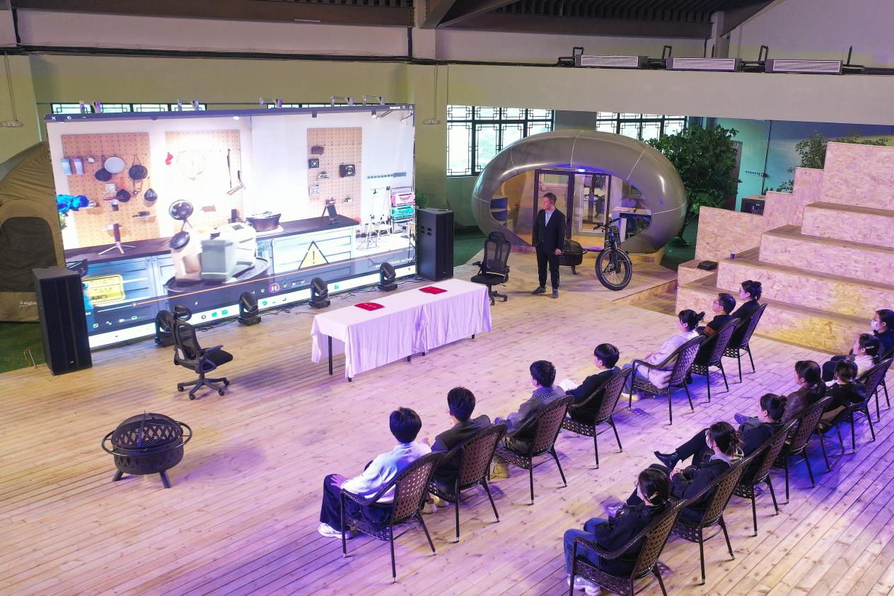 上海佳利信牵手中国国际oety欧亿体育
/签署露营之家伙伴计划合作协议(图3) 上海佳利信牵手中国国际oety欧亿体育
/签署露营之家伙伴计划合作协议(图3)