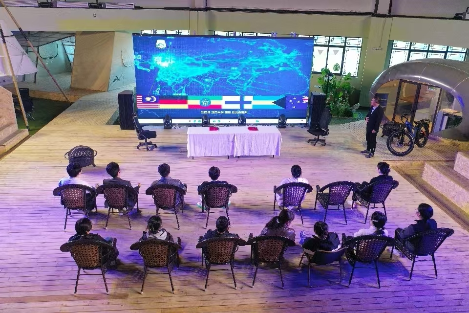 上海佳利信牵手中国国际oety欧亿体育
/签署露营之家伙伴计划合作协议(图4) 上海佳利信牵手中国国际oety欧亿体育
/签署露营之家伙伴计划合作协议(图4)