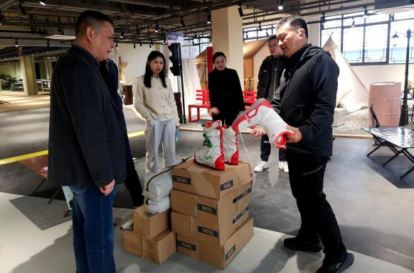 海盐县南北湖风景区领导一行到露营之家金华全球供应链贸易中心考察交流调研(图10)