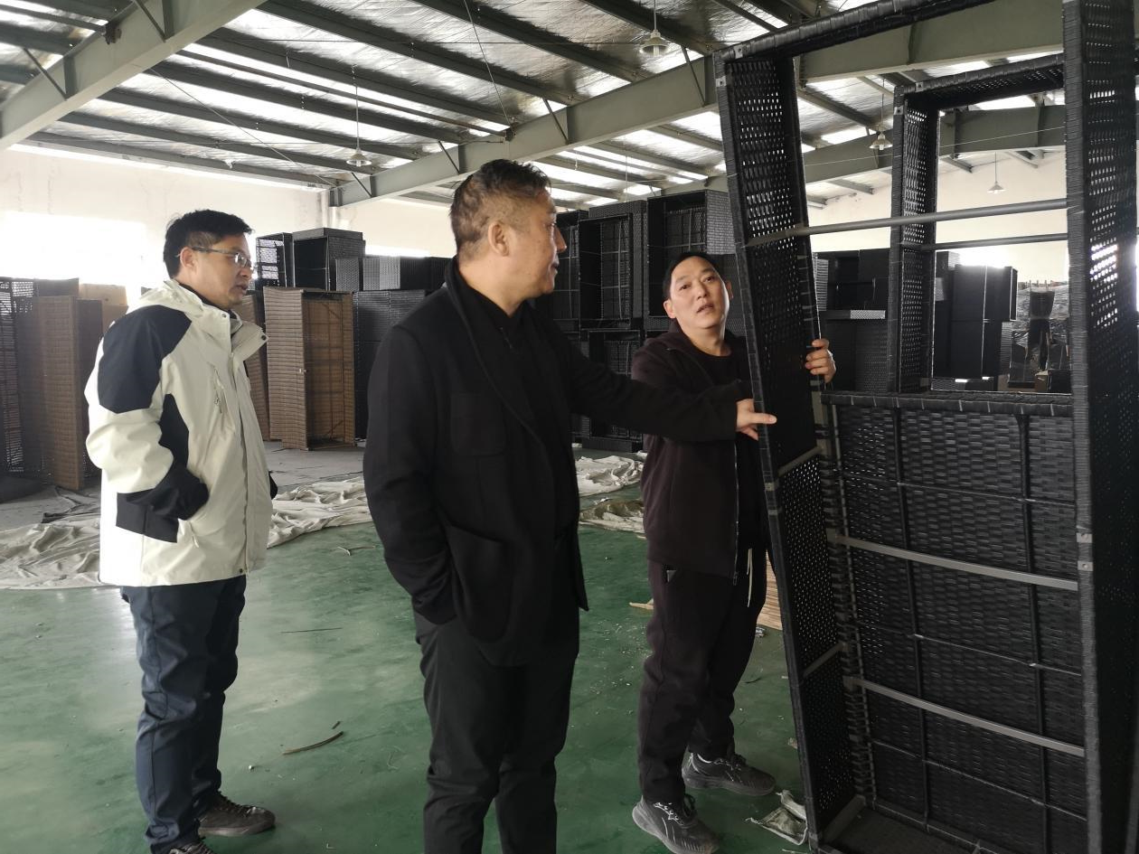 李守文率队考察露营之家全球优选（金华）贸易中心供应链工厂(图2)