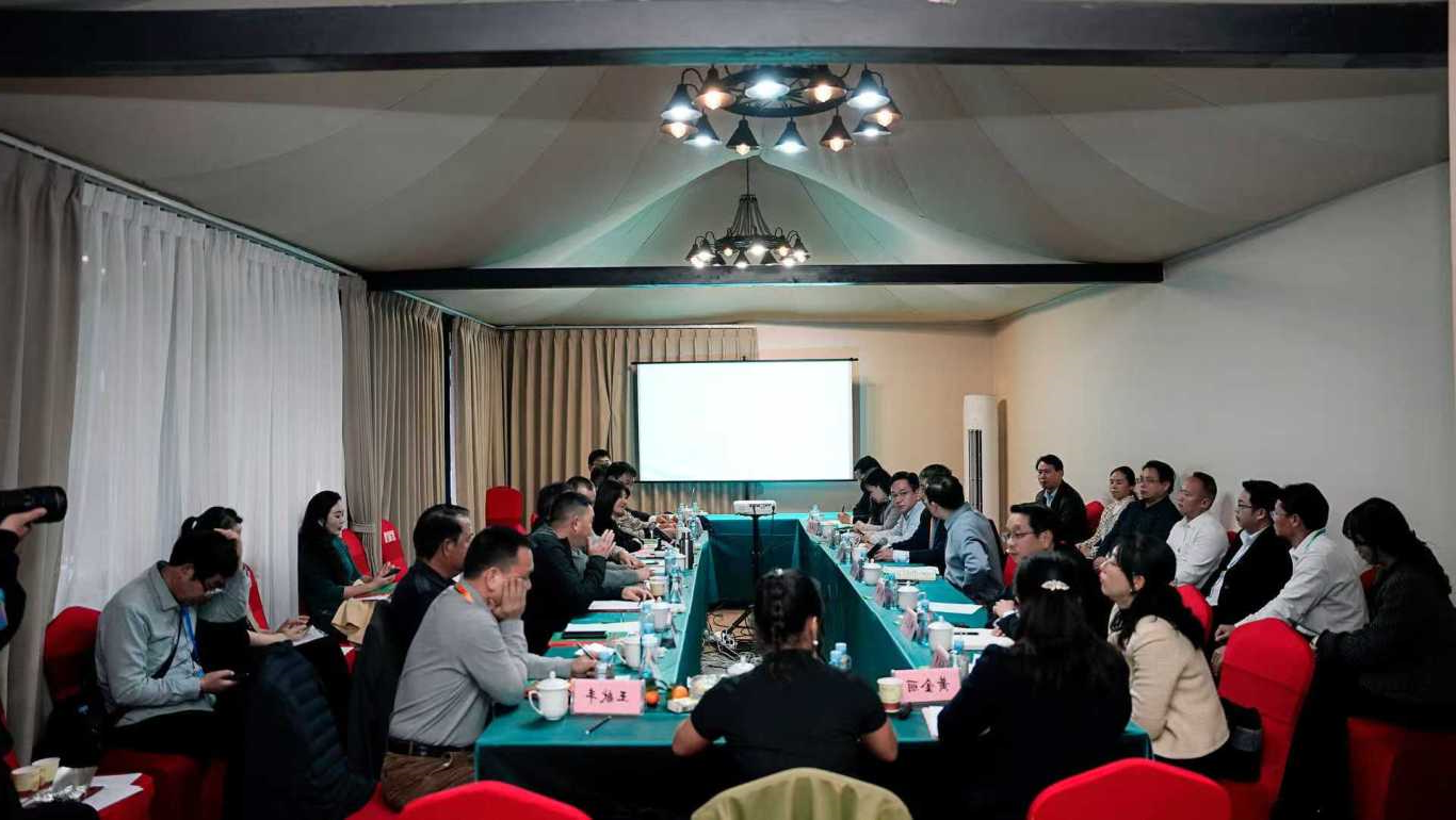 粤桂滇黔露营产业文化交流沙龙在中国·东兰坡豪湖露营地胜利召开(图4) 25.jpg