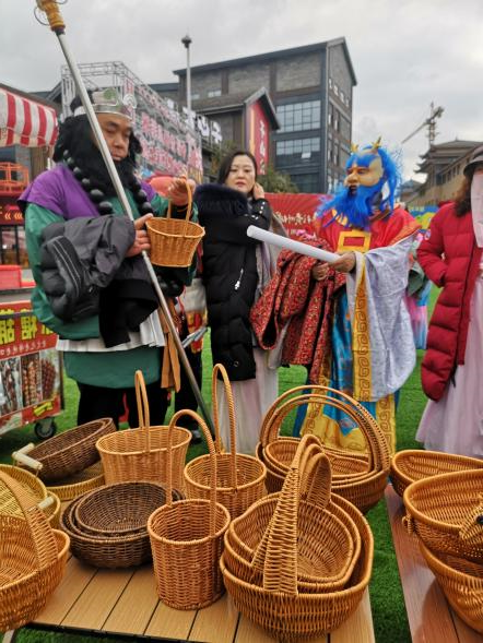 露营之家贵州云仓新年特卖会：金华供应链手工编藤与汽车后备箱露营装备成热宠(图4)
