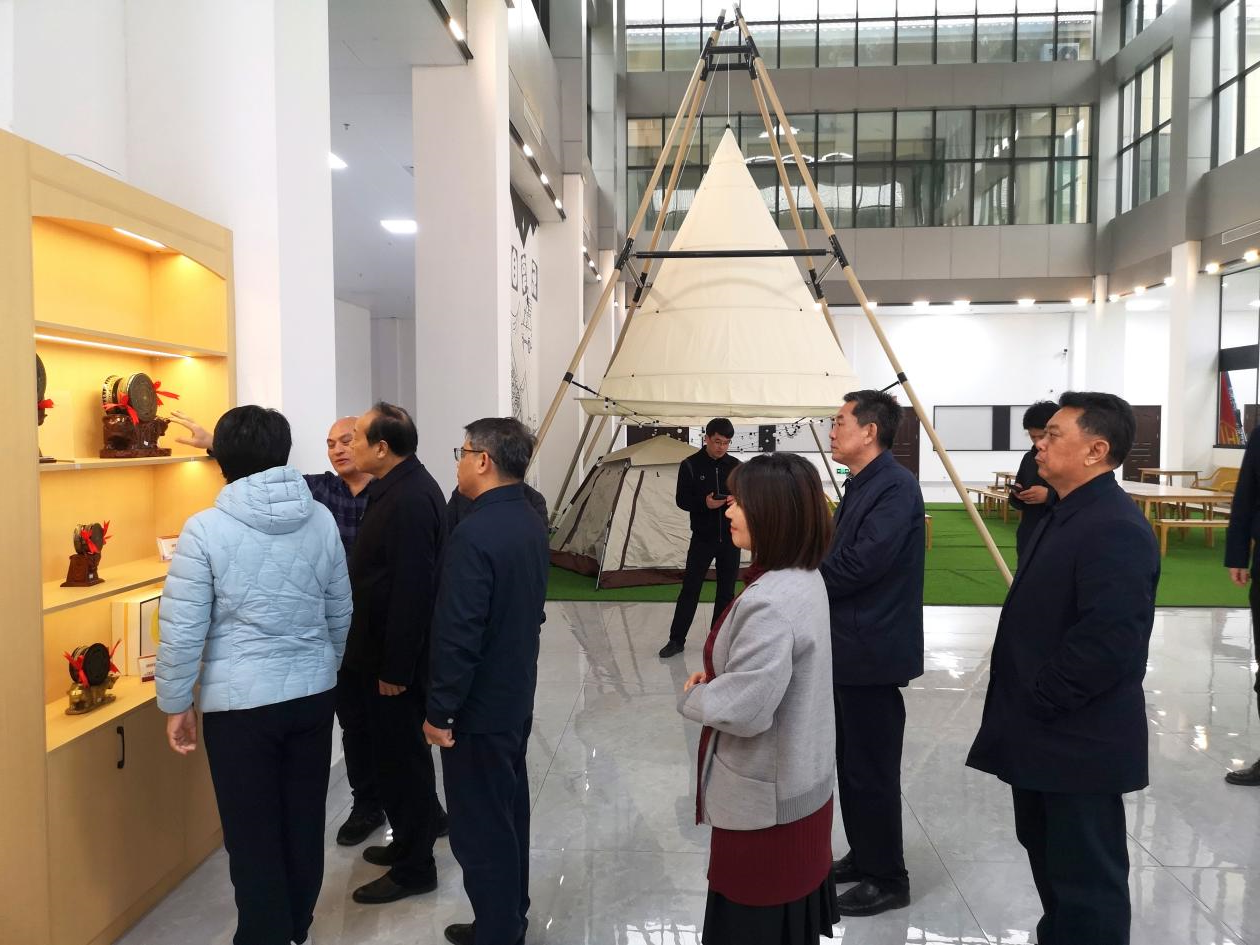河北省政协副主席常丽虹率队考察广西东兰坡豪湖国家湿地公园：以康养产业助推“红色东兰，绿色崛起”(图7)