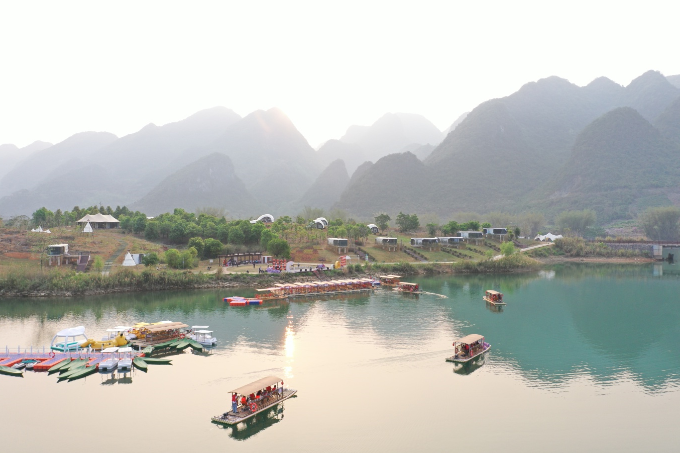 东兰坡豪湖露营地,专业路亚艇为户外休闲运动爱好者打造极致垂钓体验(图7) 东兰坡豪湖露营地,专业路亚艇为户外休闲运动爱好者打造极致垂钓体验(图7)