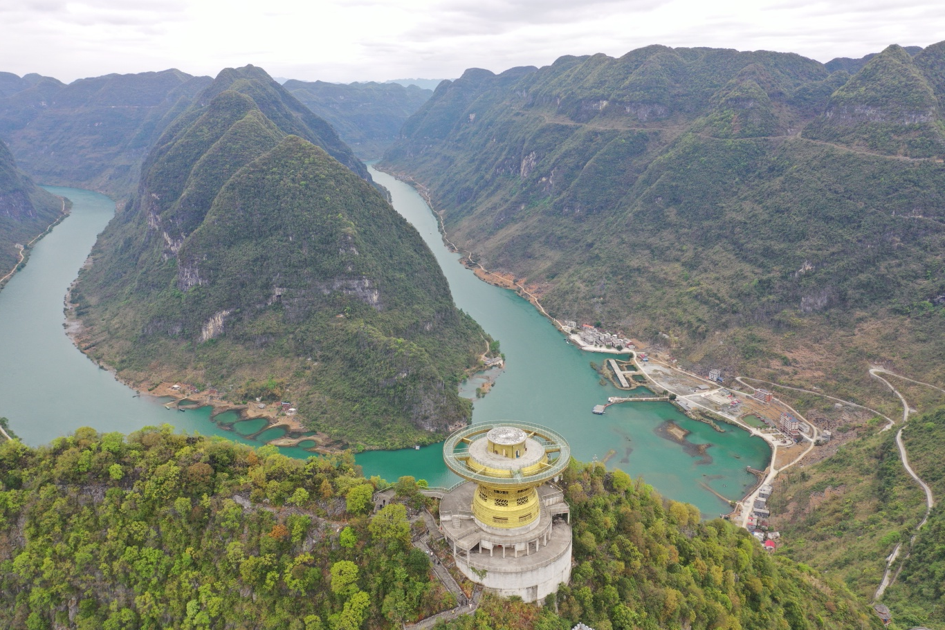 东兰坡豪湖露营地,专业路亚艇为户外休闲运动爱好者打造极致垂钓体验(图11) 东兰坡豪湖露营地,专业路亚艇为户外休闲运动爱好者打造极致垂钓体验(图11)