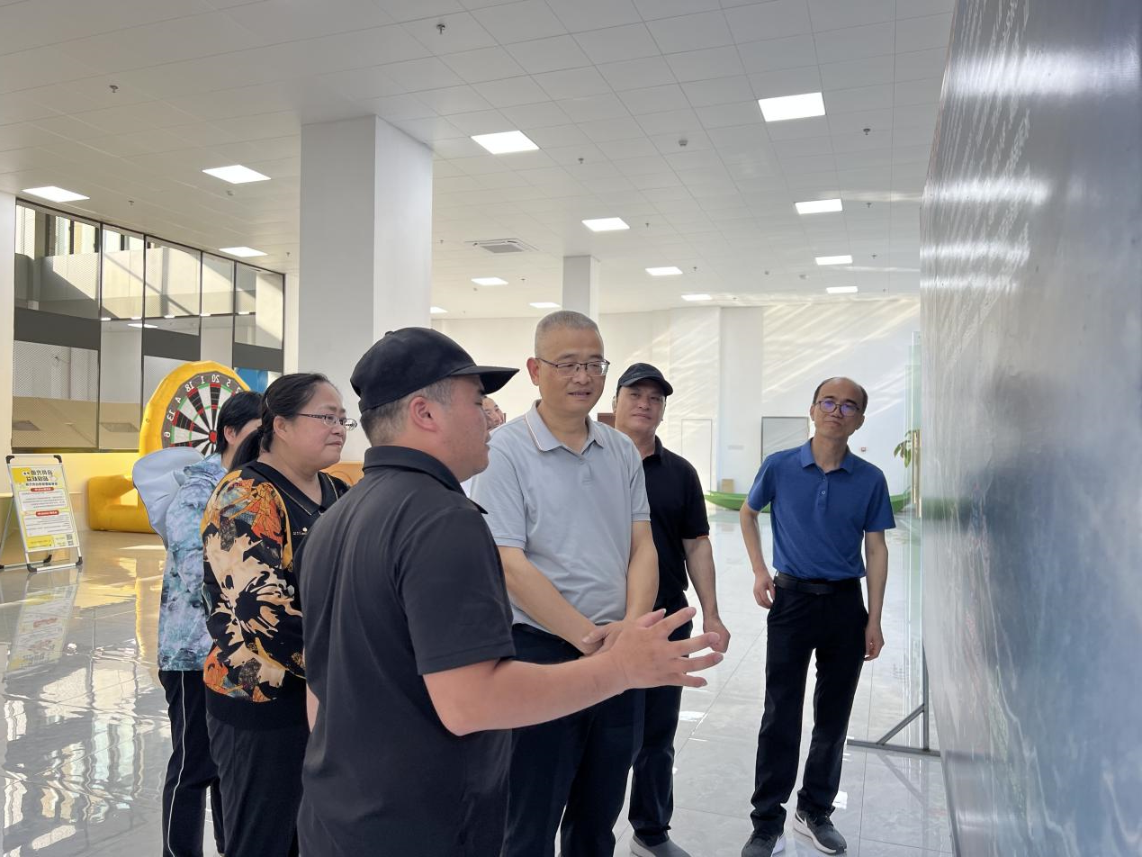 江西省抚州市政协副主席唐永文一行调研东兰坡豪湖国家湿地公园生态康养模式(图2)