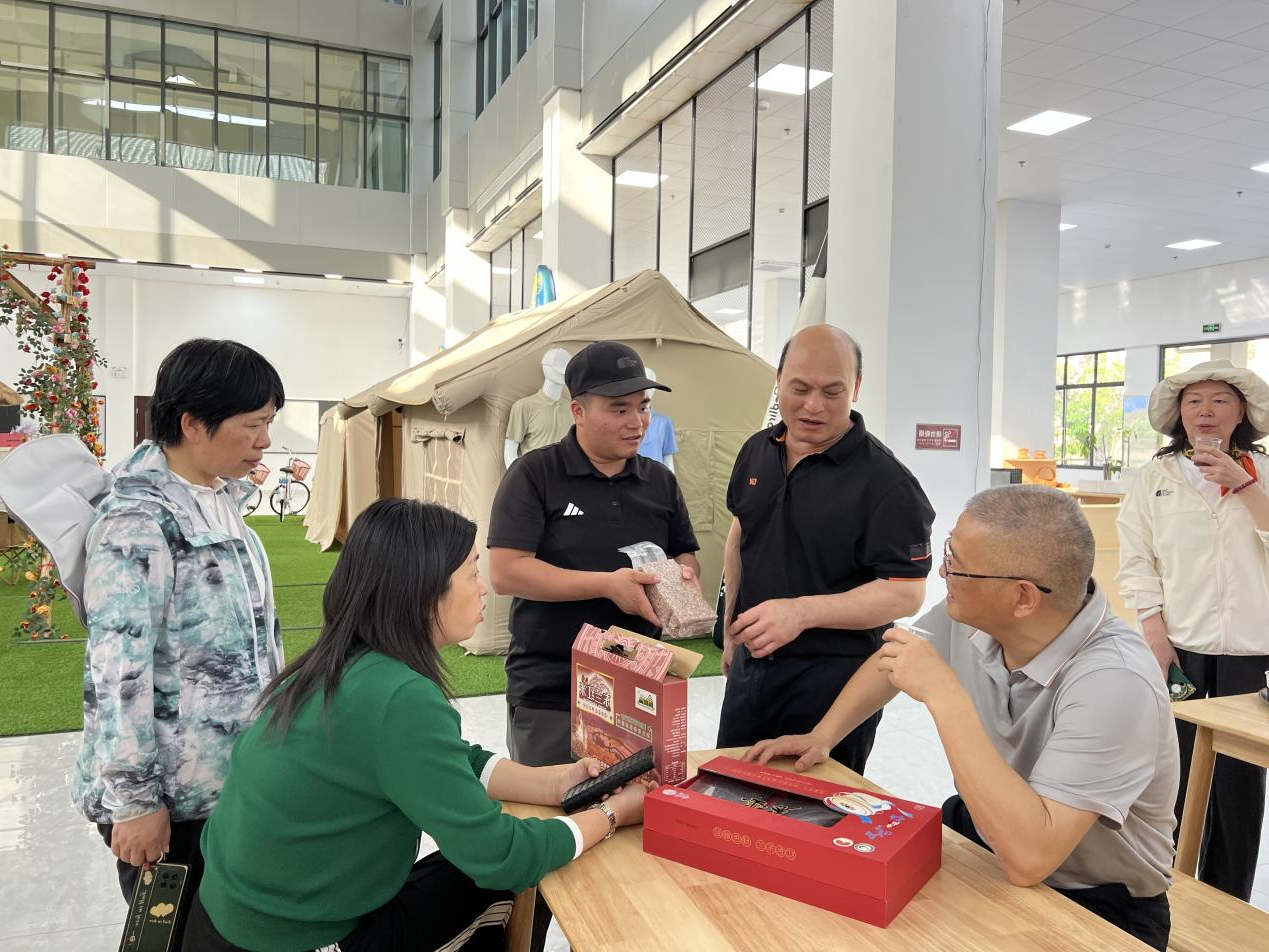 江西省抚州市政协副主席唐永文一行调研东兰坡豪湖国家湿地公园生态康养模式(图4)