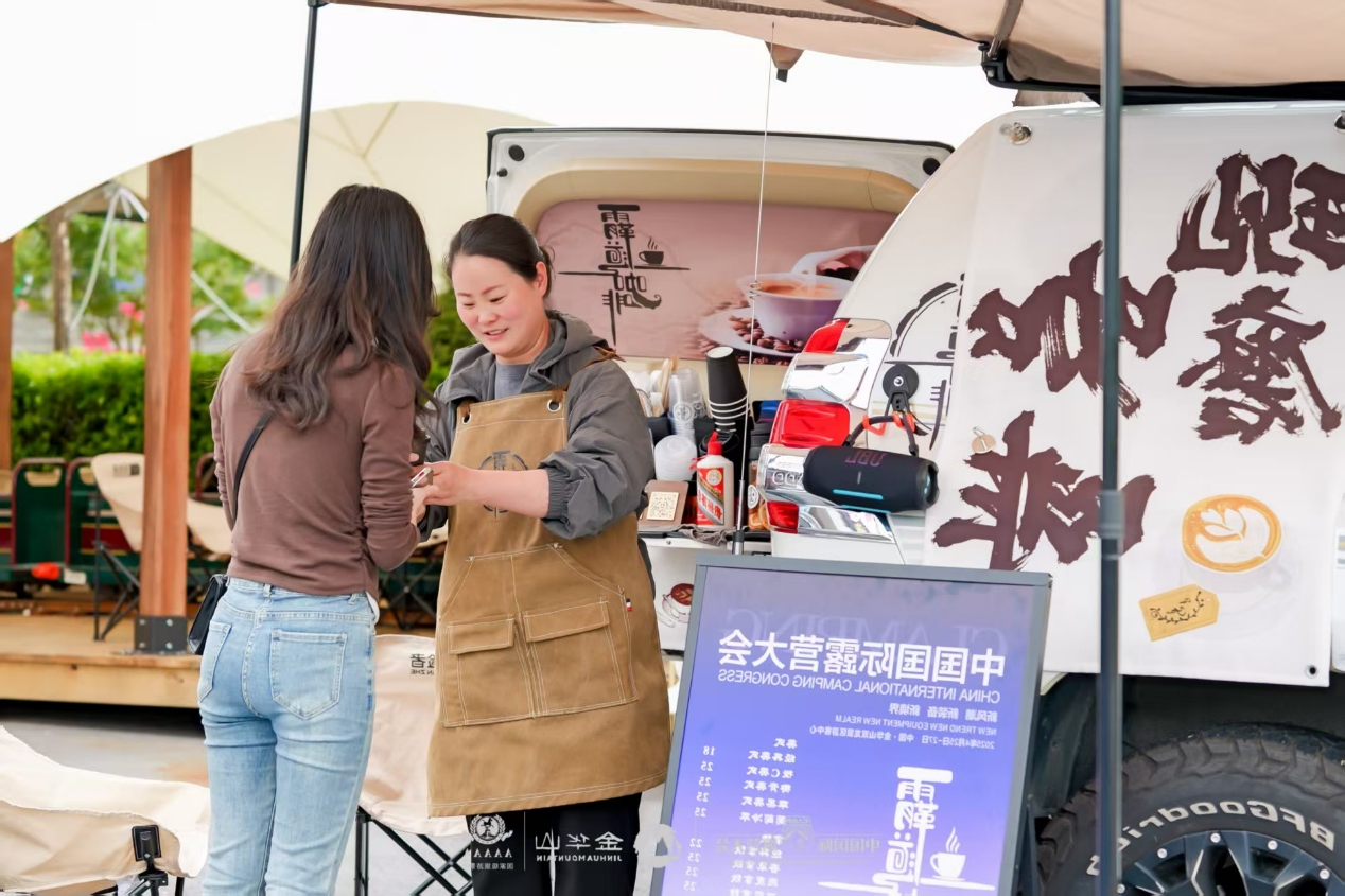 日本人偏爱豪华露营和单人露营(图12)