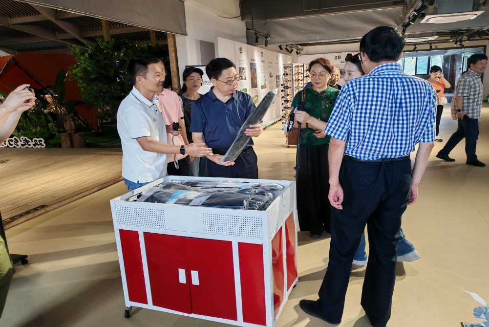 中国风景名胜区协会会长张永利一行到露营之家供应链贸易中心考察调研(图7)