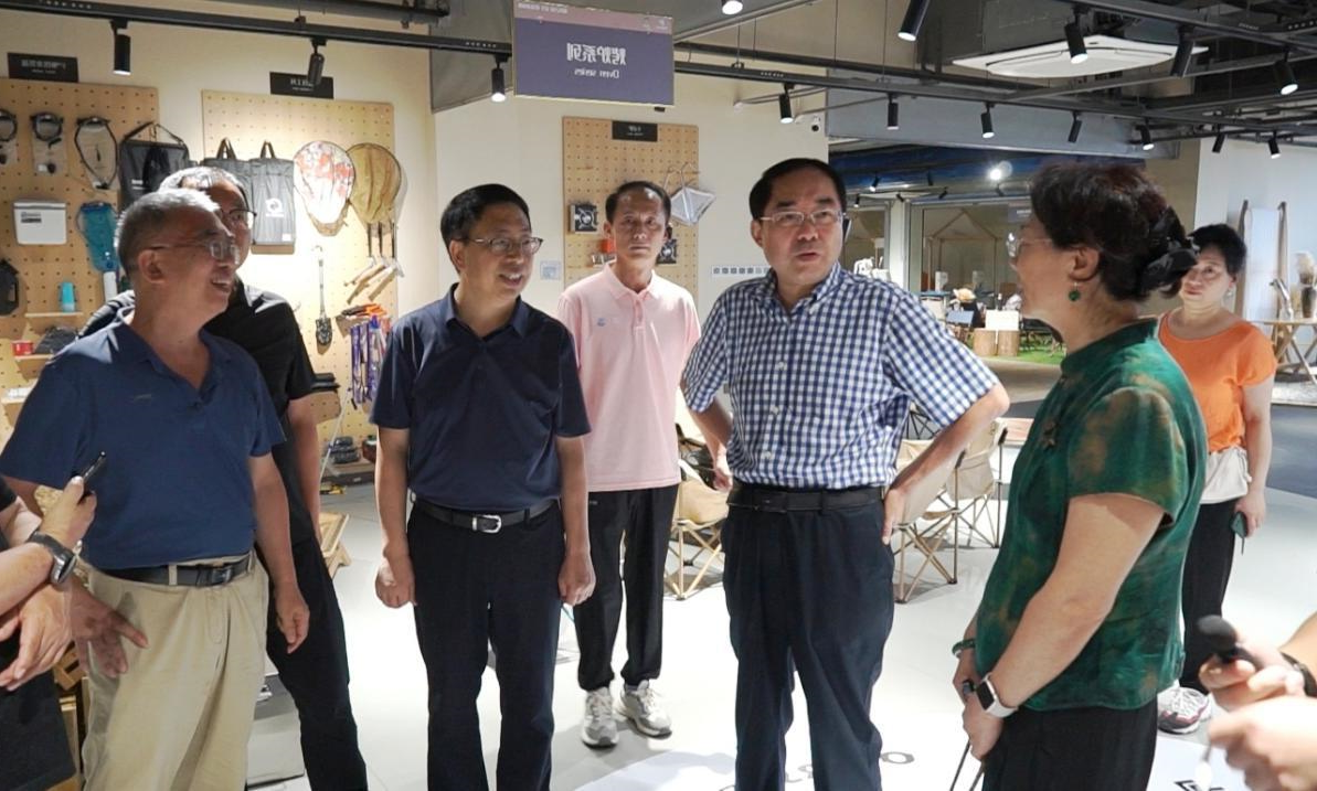 中国风景名胜区协会会长张永利一行到露营之家供应链贸易中心考察调研(图8)