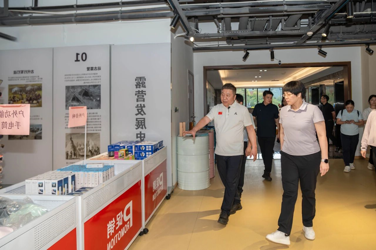 百色市人民政府一行莅临露营之家供应链贸易中心—— 共商服务产业落地及场景化应用(图9) 48.jpg